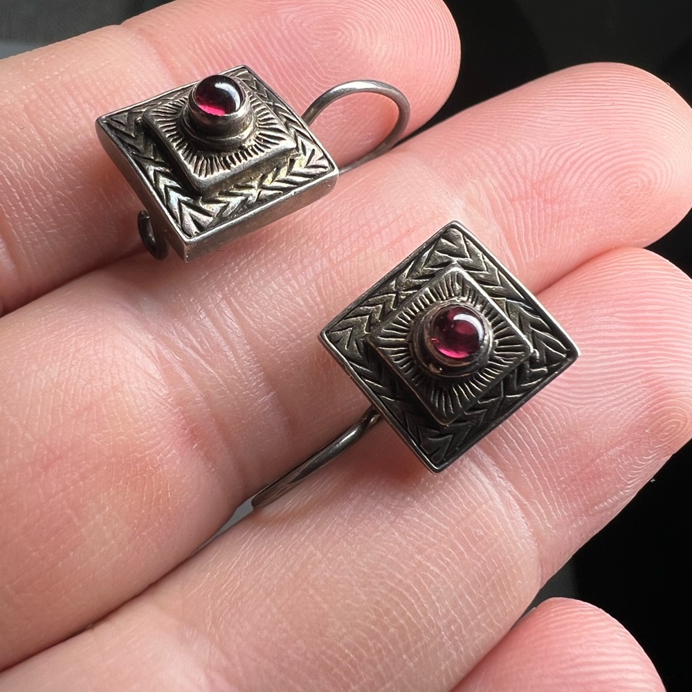 Vintage Anatoli Sterling Silver Garnet Square Pierced Earrings ~ Designer Signed